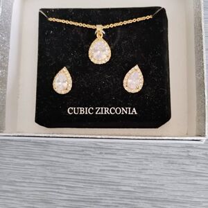 Cubic Zirconia Teardrop Halo Necklace & Stud Earring Set Gold Tone New